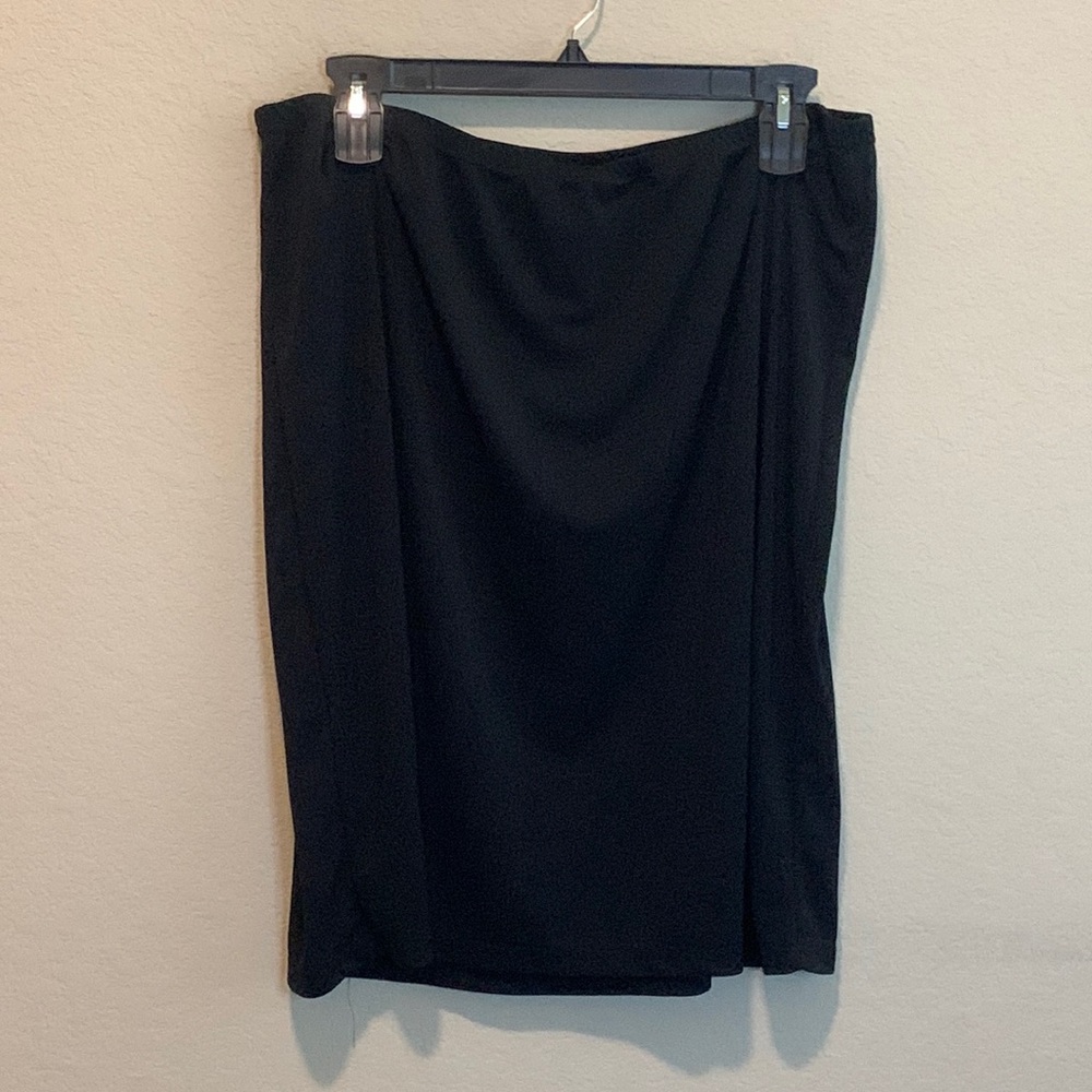 Mossimo black light weight skirt size 22w/24w box f-9
